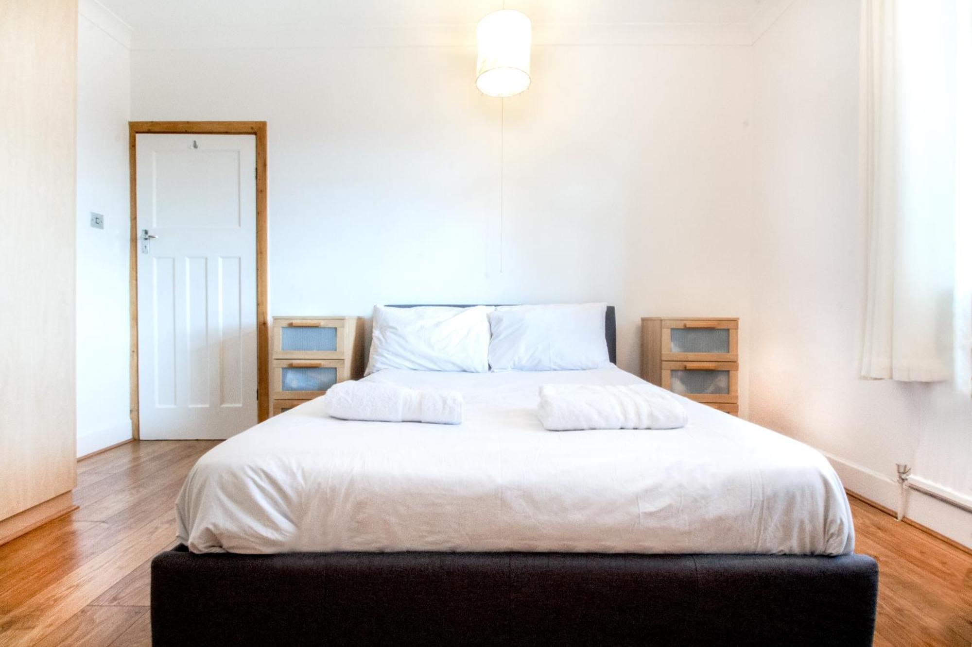 Appartement Beautiful 4 Bedroom With Garden Sleeps 10 *