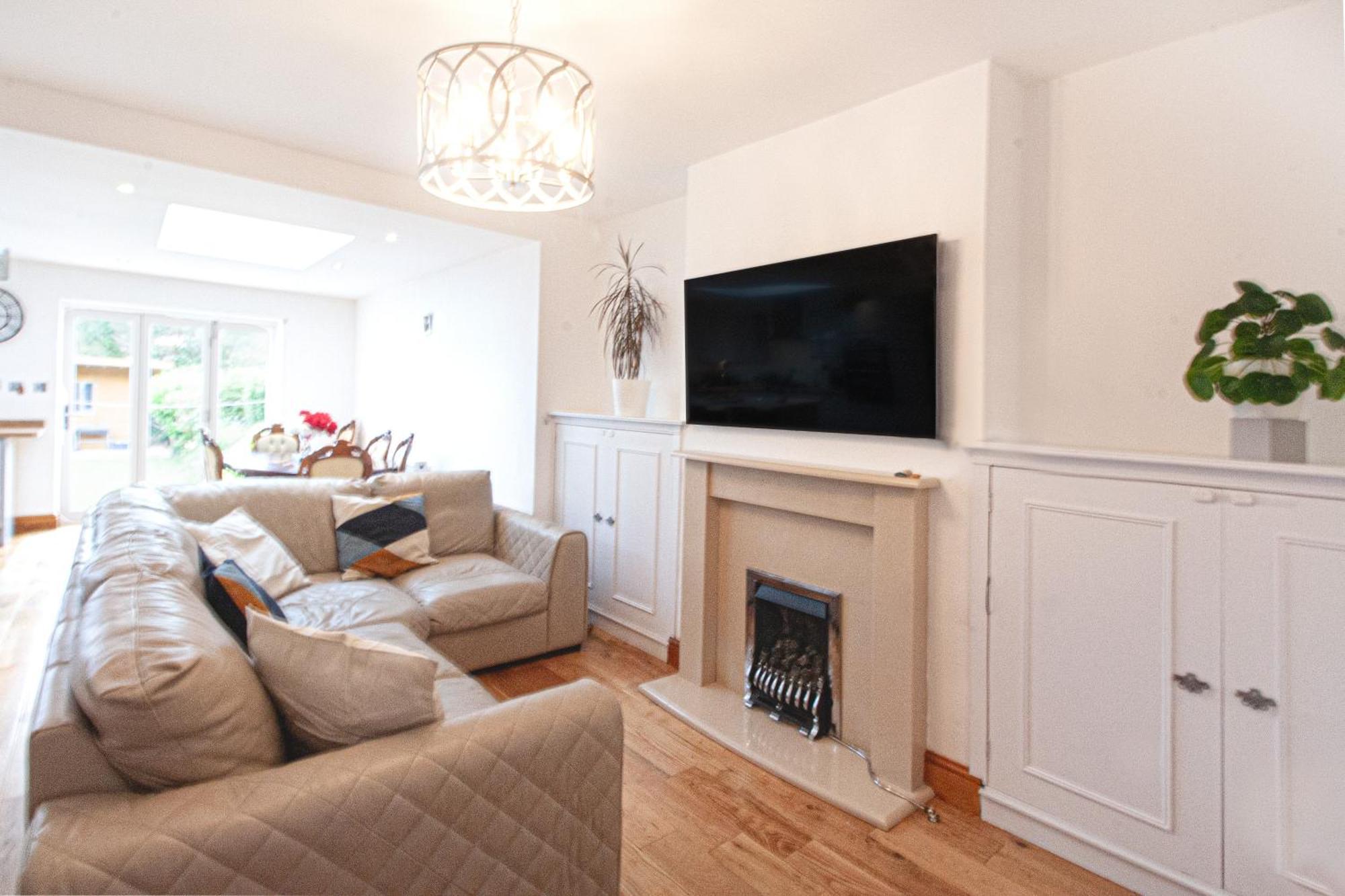 Beautiful 4 Bedroom With Garden Sleeps 10 Appartement *